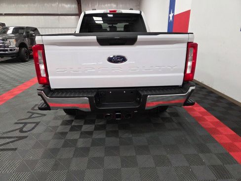 Used 2024 Ford F250 XLT w/ FX4 Off-Road Package AWD/4WD image 14