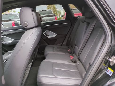 Used 2025 Audi Q3 2.0T Premium image 13