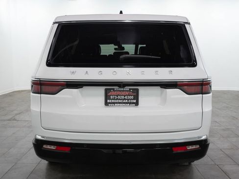 Used 2025 Jeep Wagoneer Series II RWD image 11