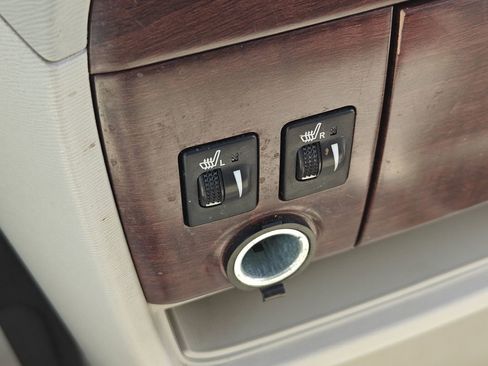 Used 2012 Toyota Sienna XLE image 39