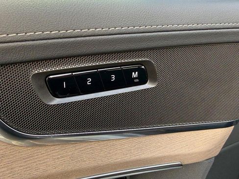 Used 2025 Volvo XC90 B6 Plus image 16