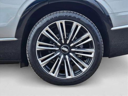 New 2026 Cadillac Vistiq Premium Luxury image 10