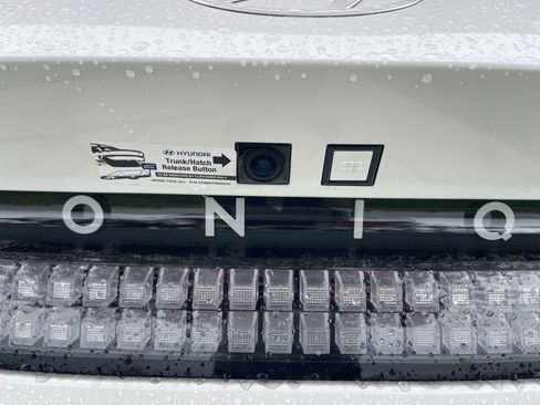 New 2025 Hyundai Ioniq 6 SE image 11