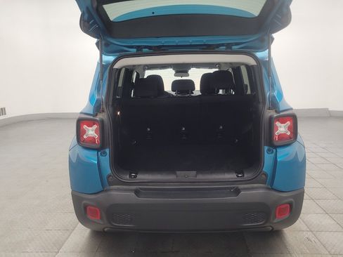 Used 2021 Jeep Renegade Latitude FWD image 29