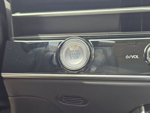 New 2026 Genesis GV70 2.5T Advanced AWD/4WD image 17