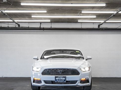 Used 2015 Ford Mustang Coupe image 8