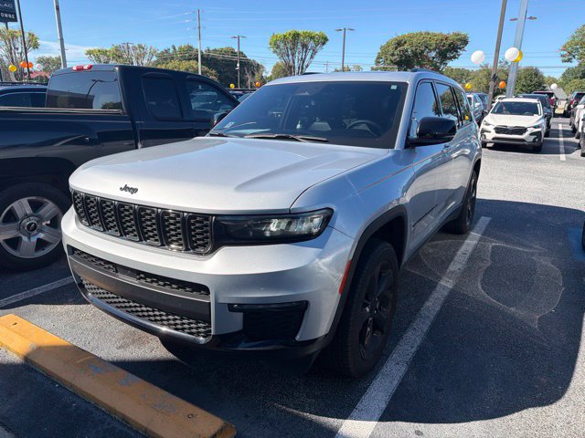 Used 2025 Jeep Grand Cherokee L Limited w/ Black Appearance Package RWD image 1