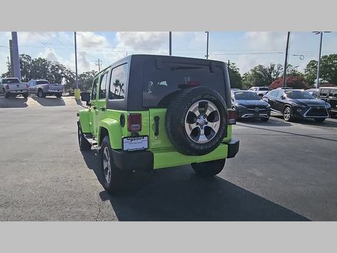 Used 2016 Jeep Wrangler Unlimited Sahara w/ Connectivity Group AWD/4WD image 30