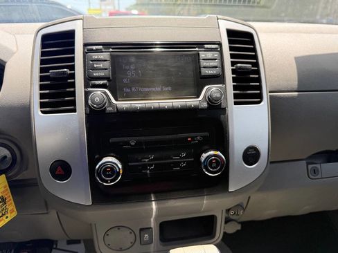 Used 2018 Nissan Frontier SV RWD image 15