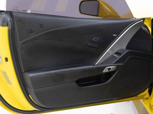 Used 2018 Chevrolet Corvette Z06 RWD image 30