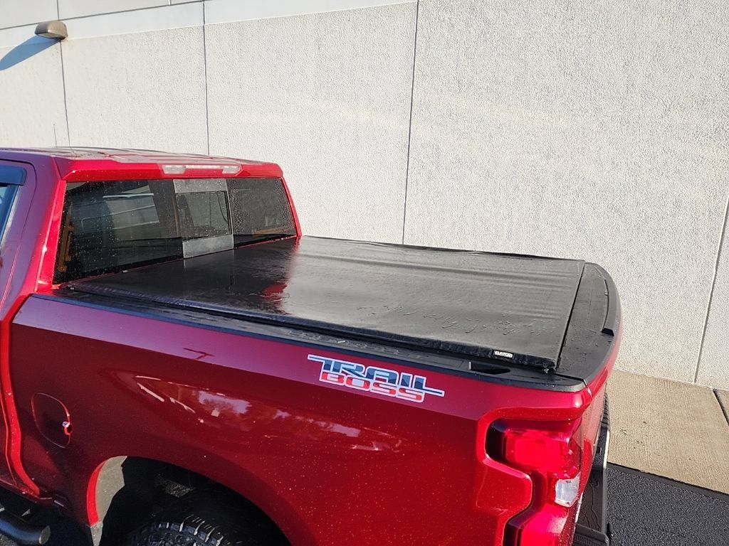 Used 2021 Chevrolet Silverado 1500 LT Trail Boss w/ Convenience Package II AWD/4WD image 7