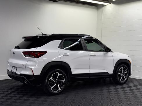 Used 2021 Chevrolet TrailBlazer RS w/ Sun and Liftgate Package FWD image 2