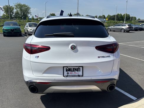 Used 2022 Alfa Romeo Stelvio Ti w/ Active Assist Plus Package AWD/4WD image 11