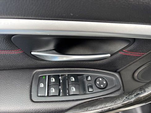 Used 2018 BMW 330i xDrive Sedan w/ Convenience Package image 16