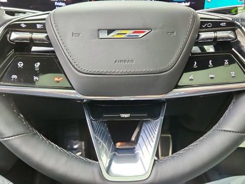 Used 2026 Cadillac Lyriq V AWD/4WD image 40