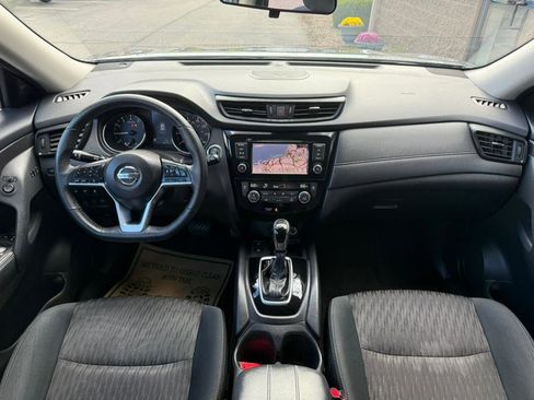 Used 2019 Nissan Rogue SV w/ Sun & Sound Touring Package image 24