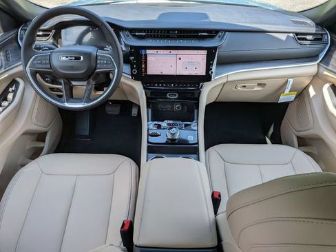 New 2026 Jeep Grand Cherokee Limited AWD/4WD image 16