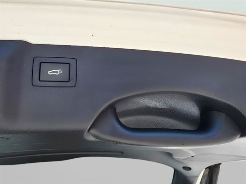 Used 2013 Hyundai Santa Fe Limited w/ Technology Pkg FWD image 15