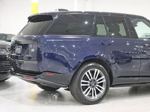 Used 2023 Land Rover Range Rover SE AWD/4WD image 10