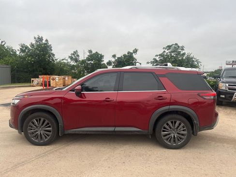 Certified 2022 Nissan Pathfinder SL w/ SL Premium Package FWD image 2