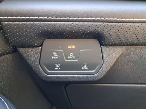 New 2025 Volkswagen Atlas SEL image 32