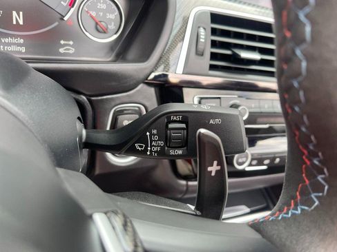 Used 2018 BMW M4 Convertible image 28