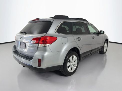 Used 2011 Subaru Outback 2.5i Premium w/ All-Weather Pkg AWD/4WD image 7