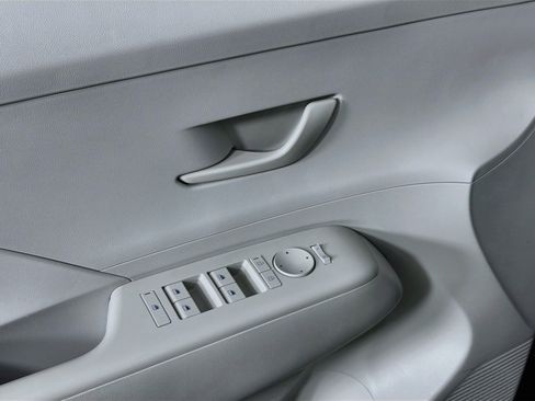 Used 2025 Hyundai Kona SEL FWD image 15
