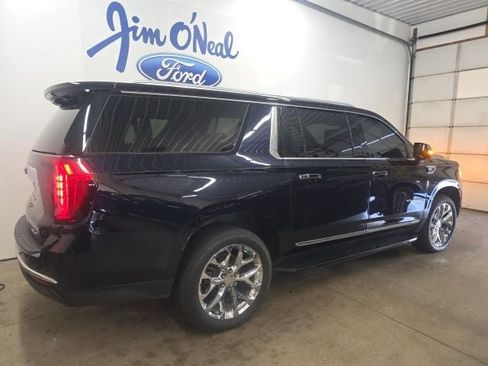 Used 2021 GMC Yukon XL SLT w/ SLT Premium Package AWD/4WD image 11