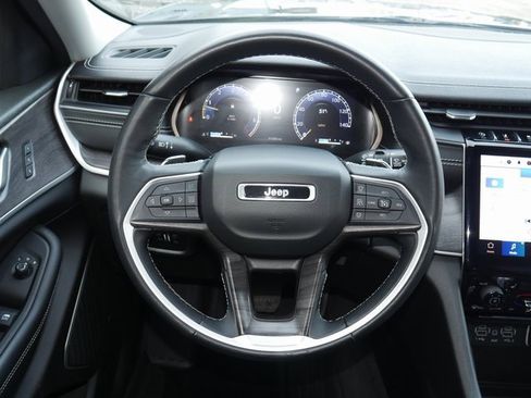 Used 2022 Jeep Grand Cherokee L Limited image 16