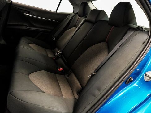 Used 2020 Toyota Camry LE image 9