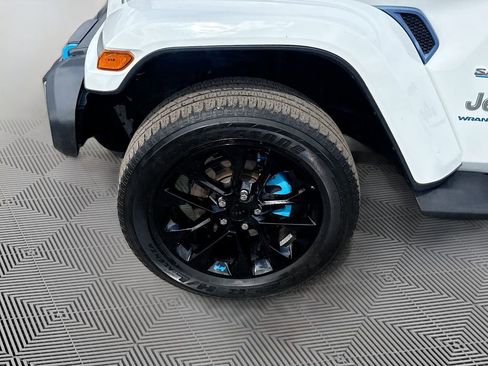 Used 2023 Jeep Wrangler Unlimited Sahara w/ Cold Weather Group AWD/4WD image 35