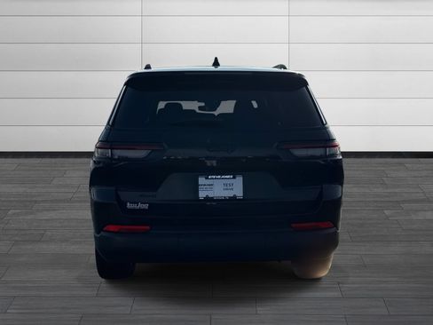 Used 2023 Jeep Grand Cherokee L Laredo AWD/4WD image 6
