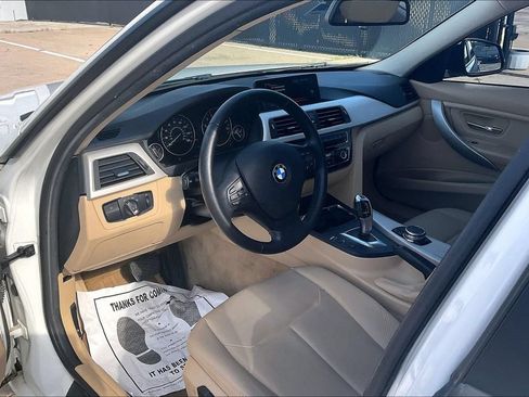 Used 2016 BMW 320i Sedan RWD image 12