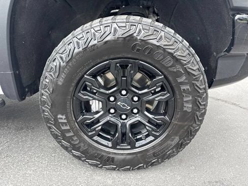 Used 2025 Chevrolet Silverado 1500 ZR2 w/ Technology Package AWD/4WD image 9