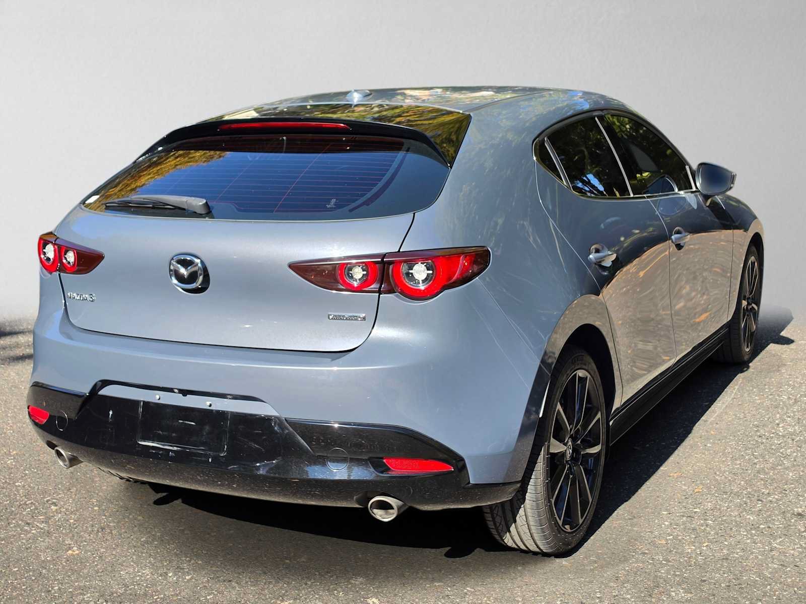 Used 2022 MAZDA MAZDA3 s FWD image 3