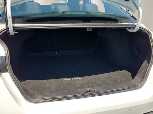 Used 2025 Nissan Sentra SV FWD image 7