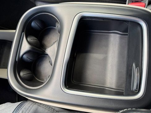 Used 2023 Chrysler Pacifica Touring-L FWD image 50