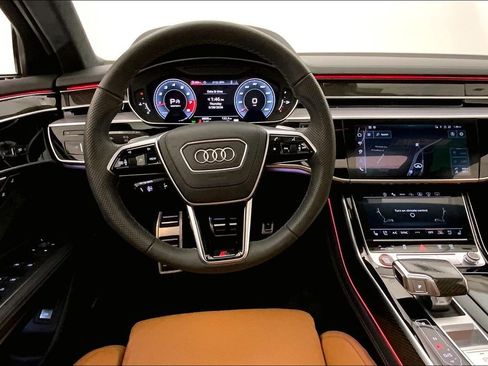 Used 2024 Audi S8 AWD/4WD image 4