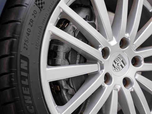 Used 2018 Porsche Panamera image 35