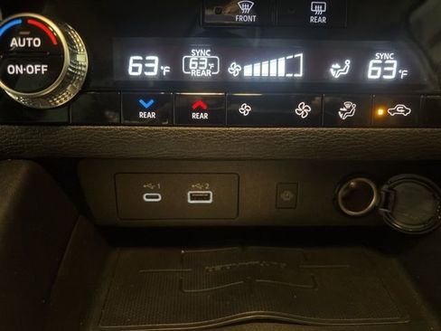 Used 2023 Mitsubishi Outlander SEL image 23