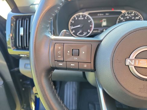 Used 2024 Nissan Pathfinder SV FWD image 18