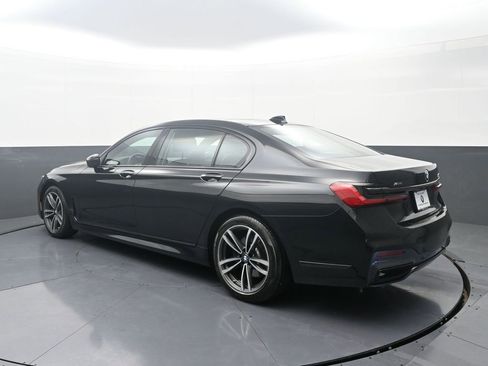 Used 2022 BMW 740i xDrive w/ M Sport Package image 5
