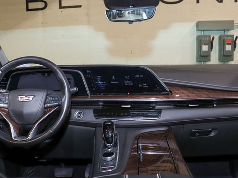 Used 2022 Cadillac Escalade ESV Sport Platinum w/ LPO, ONYX Package image 26