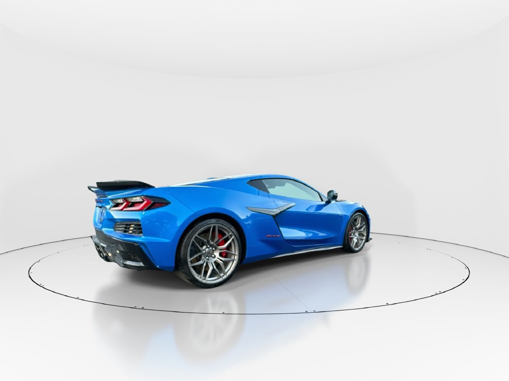 Used 2024 Chevrolet Corvette Z06 RWD image 8
