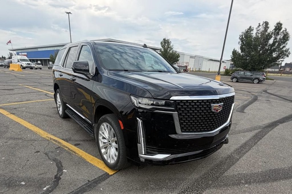 Used 2024 Cadillac Escalade Luxury AWD/4WD image 1
