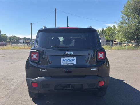 Used 2018 Jeep Renegade Latitude w/ UConnect 8.4 Nav Group AWD/4WD image 25