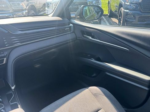 Used 2025 Toyota Camry SE FWD image 14