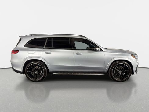 Used 2025 Mercedes-Benz GLS 580 4MATIC image 2
