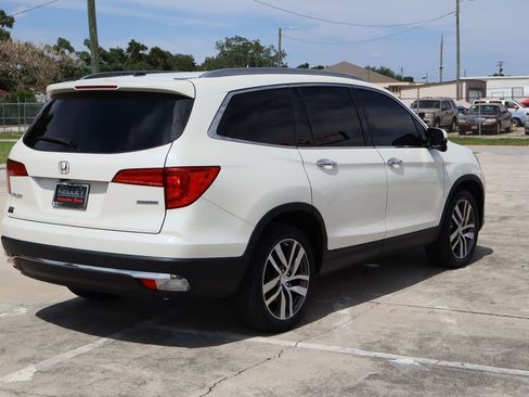 Used 2018 Honda Pilot Touring image 9